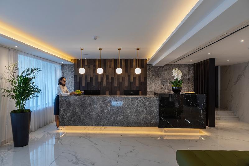 Leonardo Crystal Cove Hotel and Spa by the Sea - Lobi