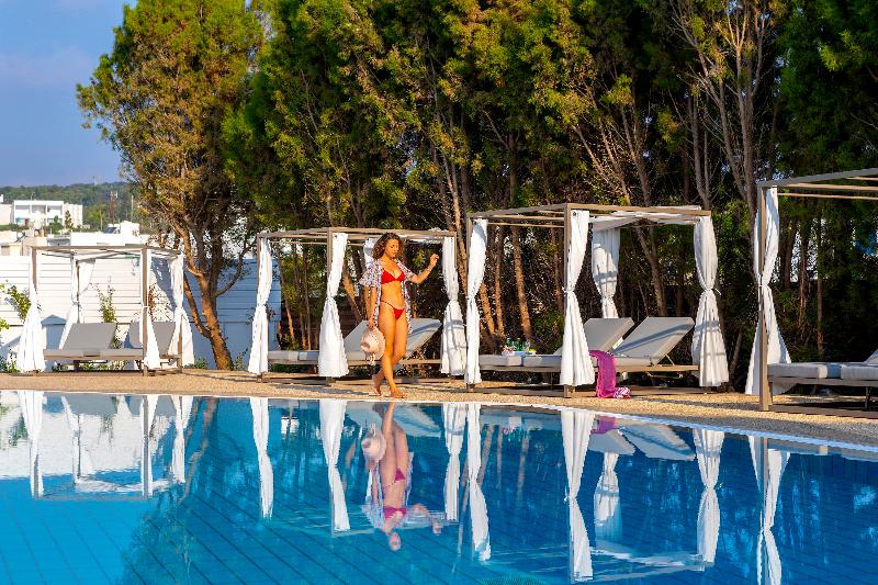 Leonardo Crystal Cove Hotel and Spa by the Sea - Genel
