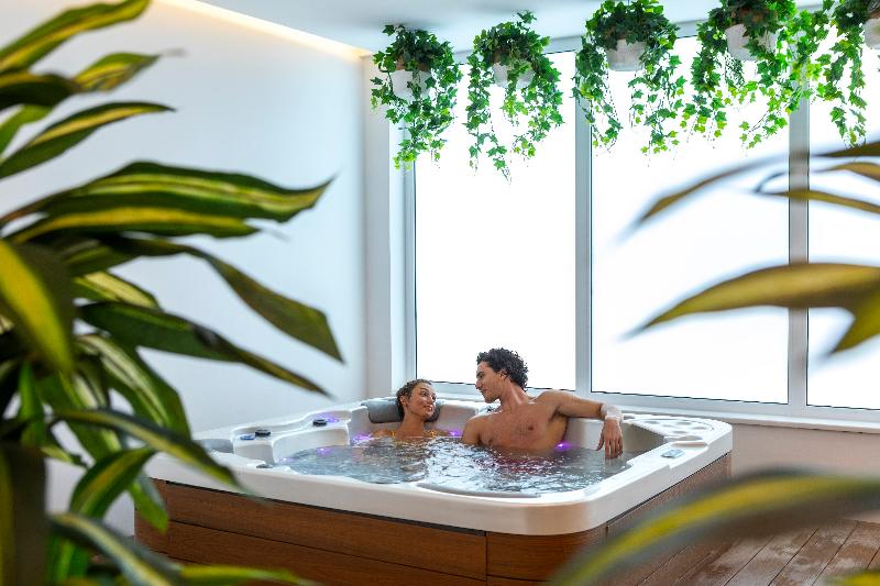 Leonardo Crystal Cove Hotel and Spa by the Sea - Genel