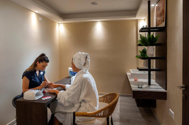 Leonardo Crystal Cove Hotel and Spa by the Sea - Genel