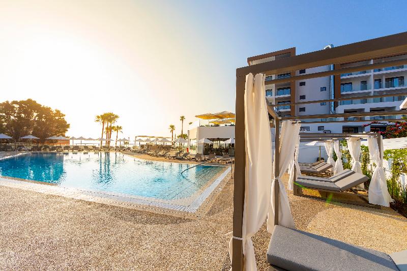 Leonardo Crystal Cove Hotel and Spa by the Sea - Havuz