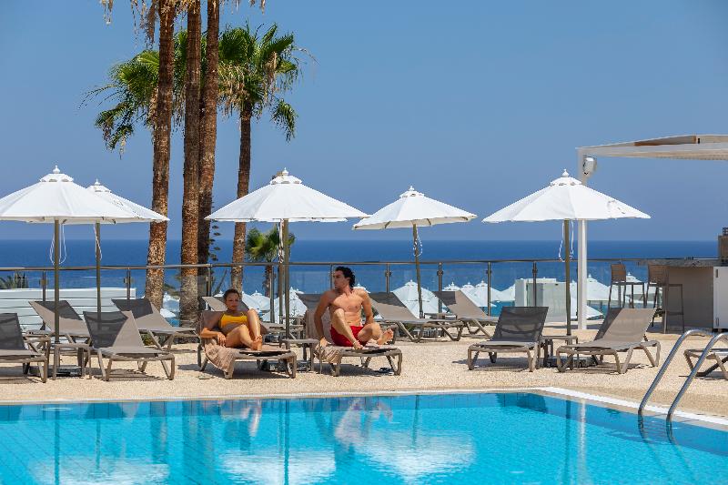 Leonardo Crystal Cove Hotel and Spa by the Sea - Havuz