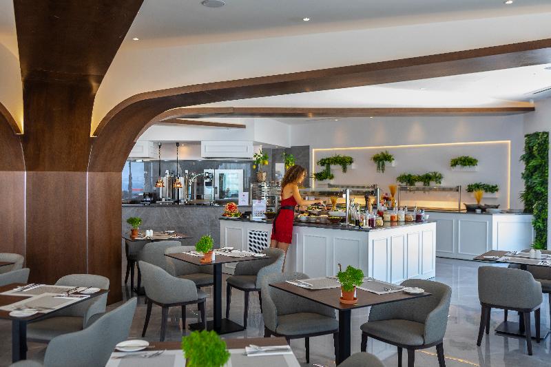 Leonardo Crystal Cove Hotel and Spa by the Sea - Restoran