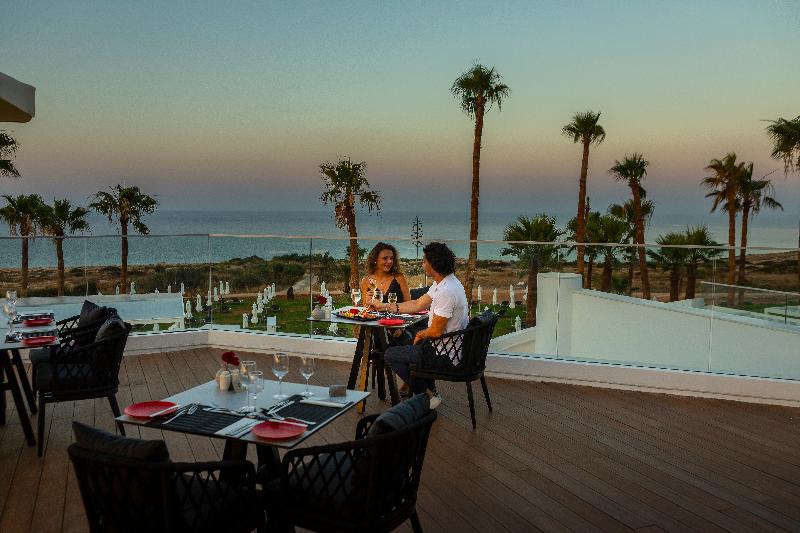 Leonardo Crystal Cove Hotel and Spa by the Sea - Restoran