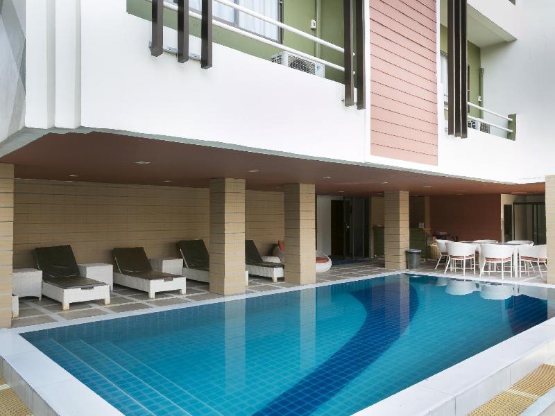 Bay Breeze Pattaya - Plaj