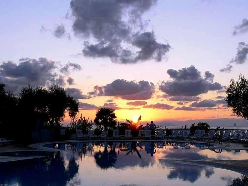 Villaggio La Pizzuta - Havuz