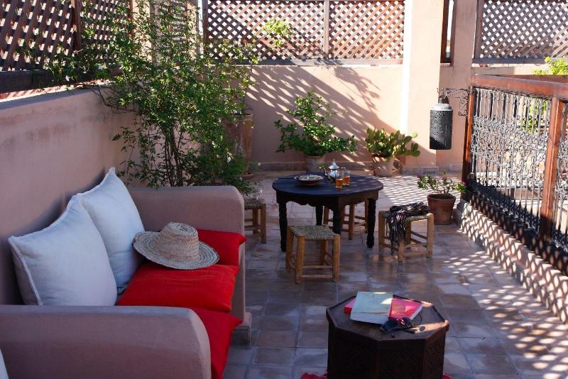 Riad Elixir - Genel
