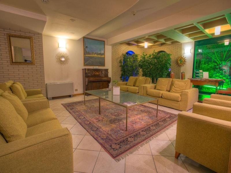 Club Hotel Dante - Lobi