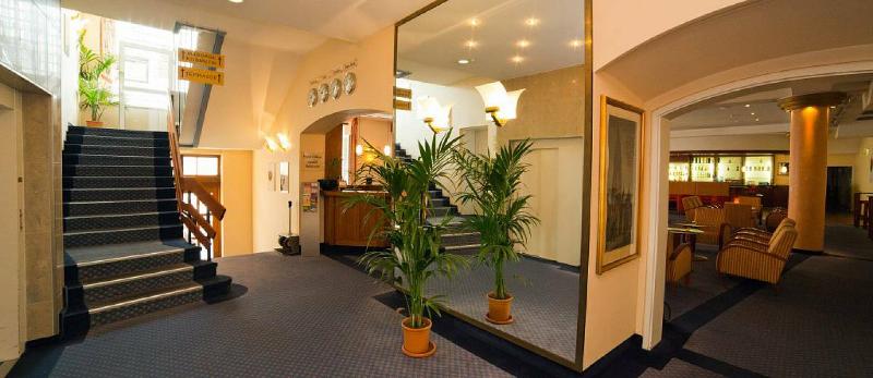 Stadthotel Freiburg - Lobi