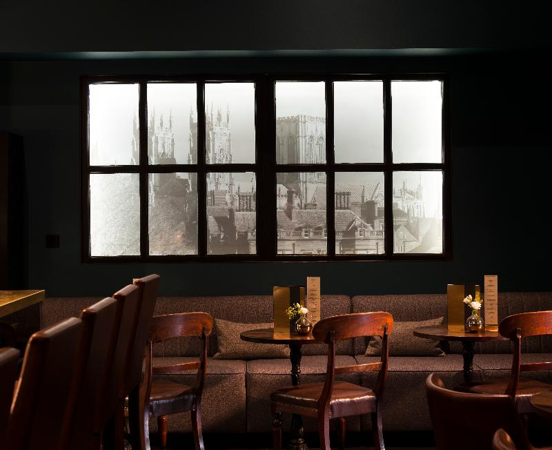 The Churchill - Bar