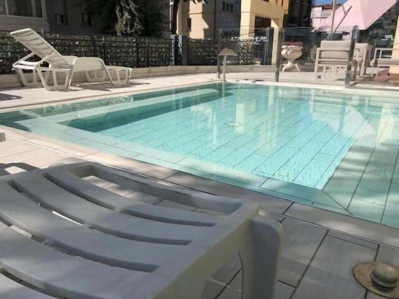 Atmosphere Suite Hotel - Havuz