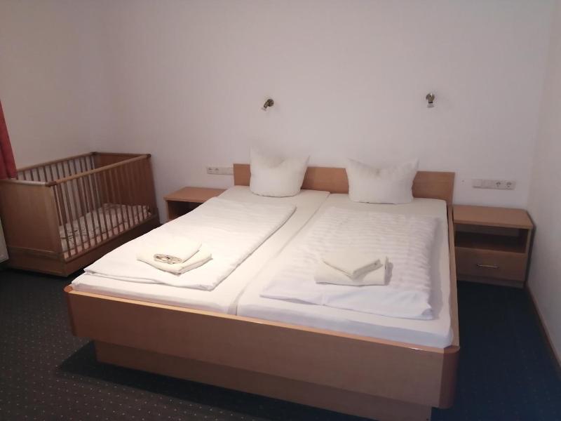 Familotel Landhaus Pfahlershof - Genel