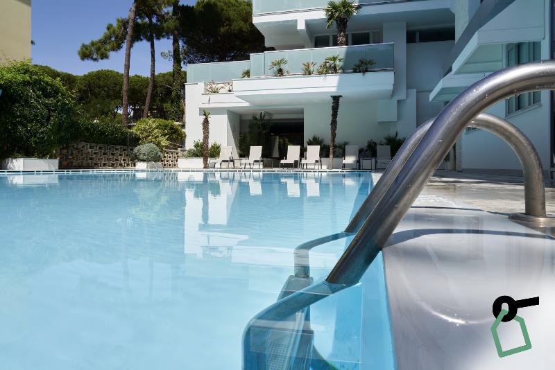 Hotiday Hotel Milano Marittima - Havuz