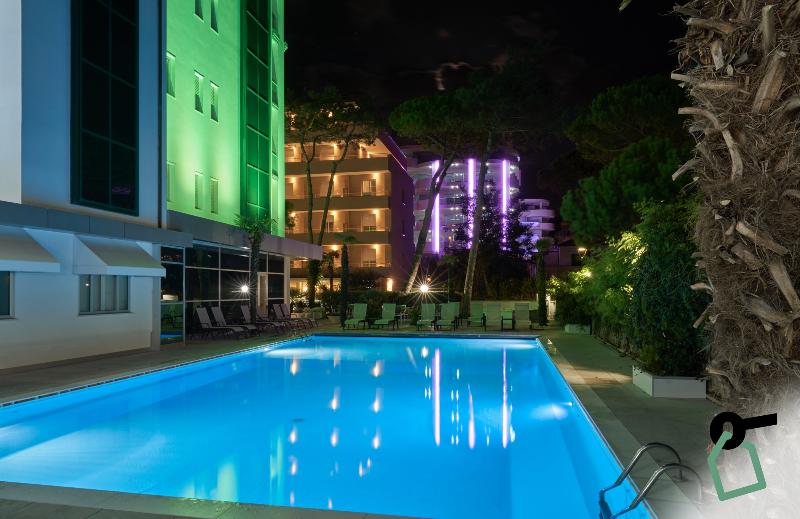 Hotiday Hotel Milano Marittima - Havuz