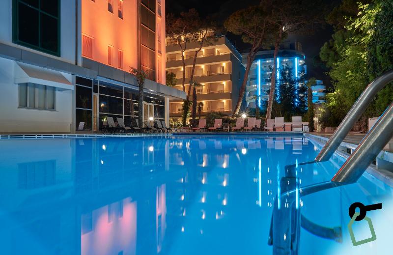 Hotiday Hotel Milano Marittima - Havuz