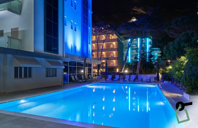 Hotiday Hotel Milano Marittima - Havuz