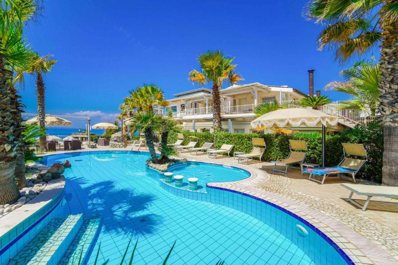Baia del Godano Resort & Spa - Havuz
