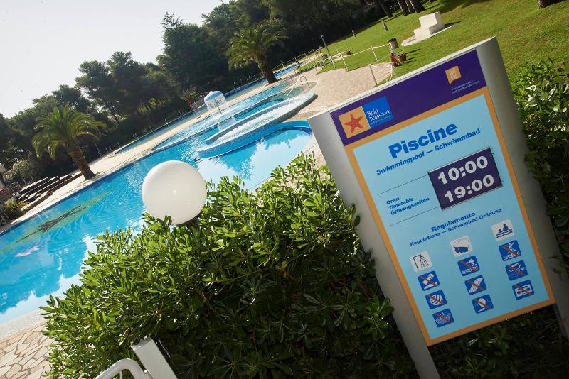 Baia Domizia Camping Village - Havuz