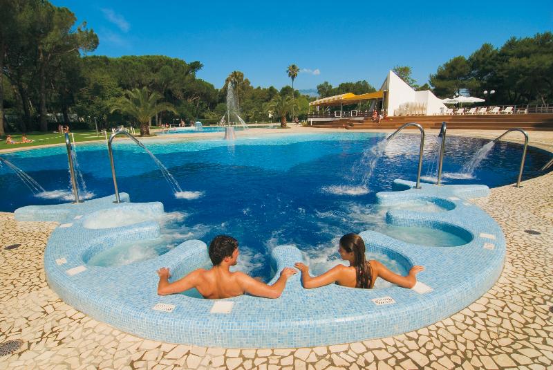 Baia Domizia Camping Village - Havuz