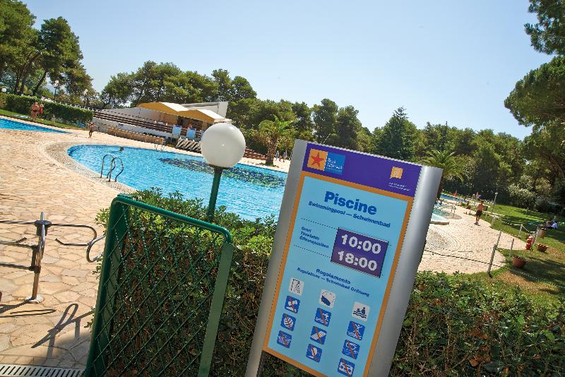Baia Domizia Camping Village - Havuz