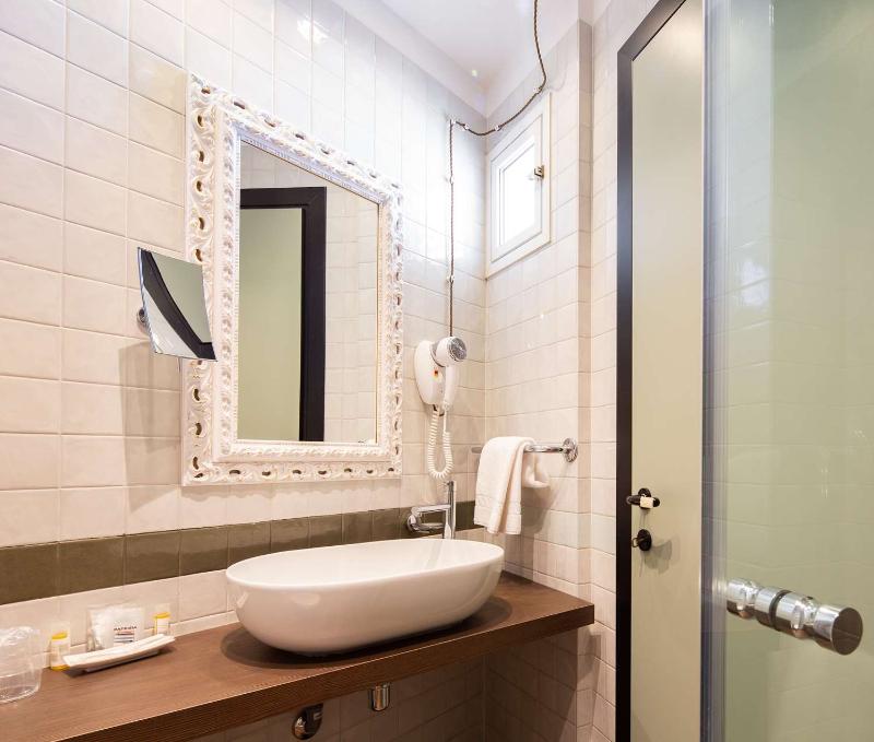 Best Western Maison B Hotel - Genel