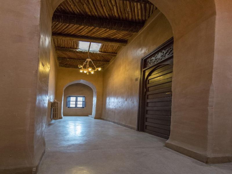 Caravanserai - Lobi
