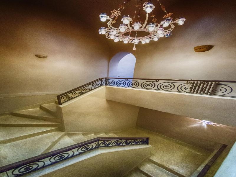 Caravanserai - Lobi