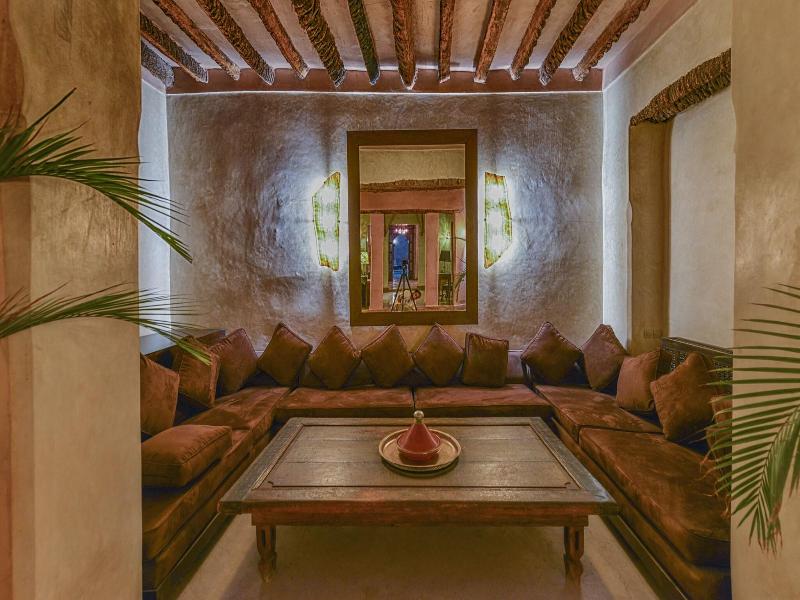 Caravanserai - Lobi