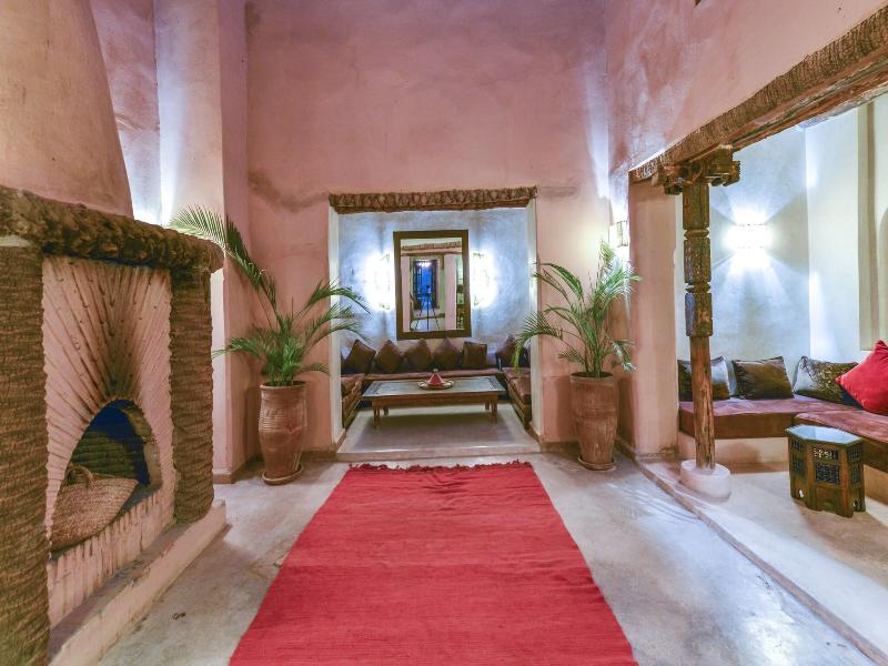 Caravanserai - Lobi