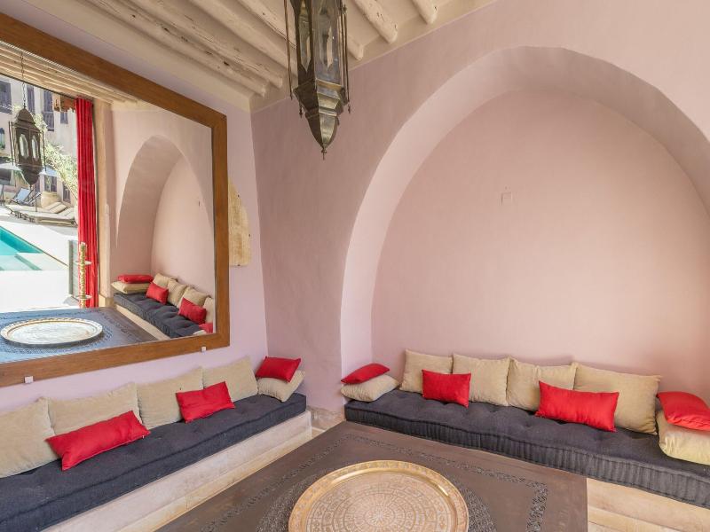 Caravanserai - Lobi