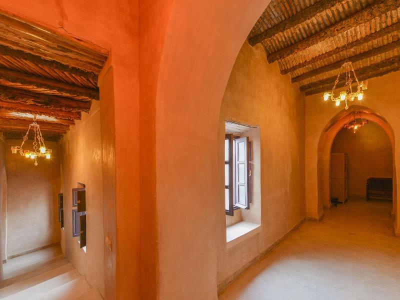 Caravanserai - Lobi