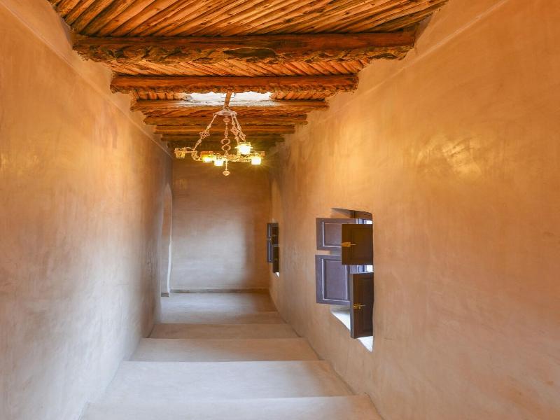 Caravanserai - Lobi