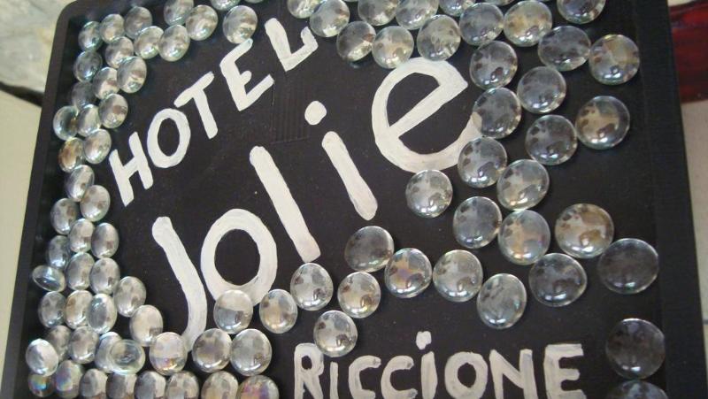 Jolie - Genel