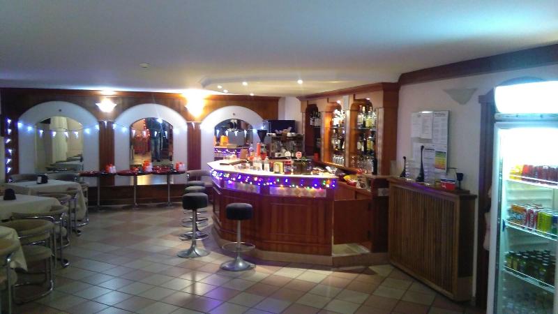 Glenn - Bar
