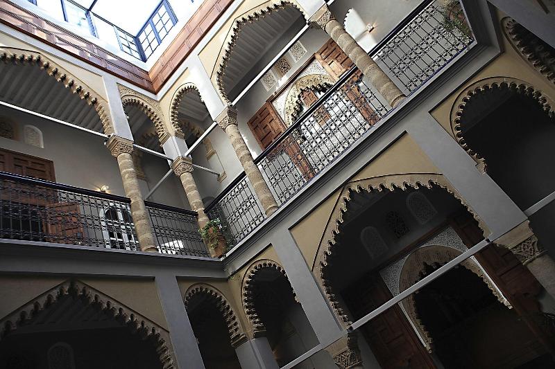 L'Alcazar - Lobi