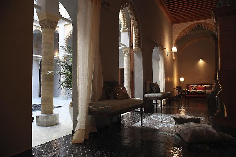 L'Alcazar - Genel