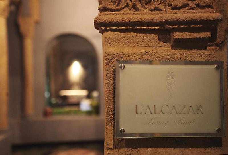 L'Alcazar - Genel