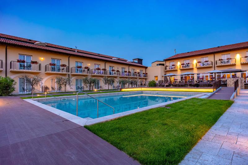 Leonardo Hotel Lago di Garda – Wellness and Spa - Havuz