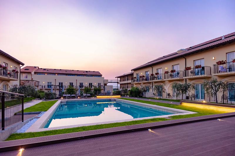 Leonardo Hotel Lago di Garda – Wellness and Spa - Havuz