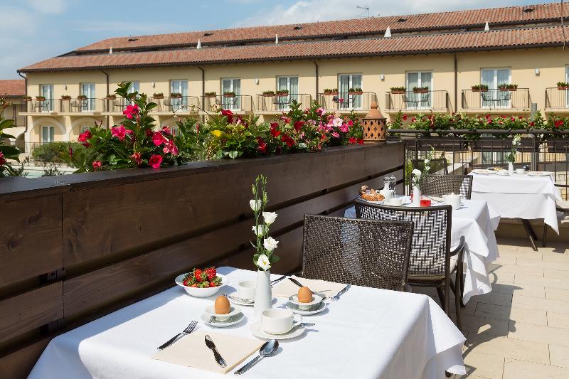 Leonardo Hotel Lago di Garda – Wellness and Spa - Teras