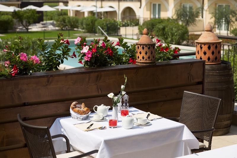 Leonardo Hotel Lago di Garda – Wellness and Spa - Teras