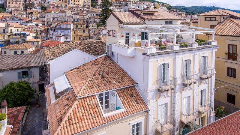 Piccolo Grand Hotel - Genel