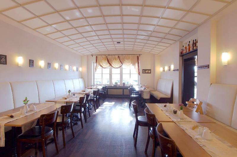 Am Schloss Biebrich - Restoran