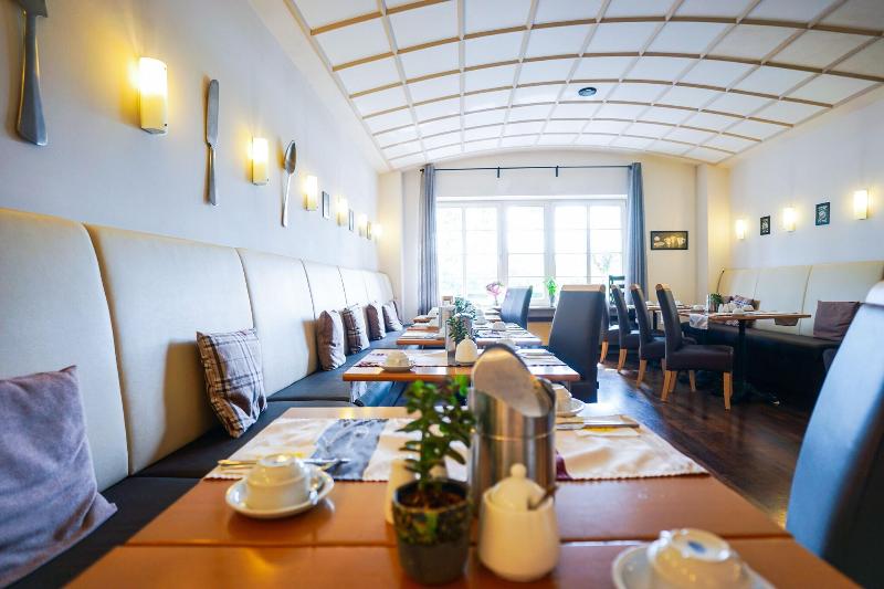 Am Schloss Biebrich - Restoran