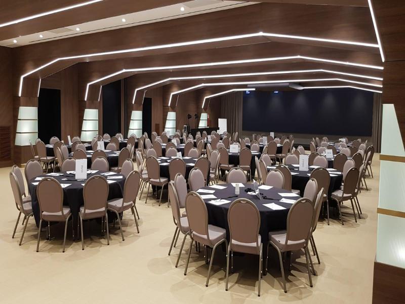 Shangri La Roma - Toplantı