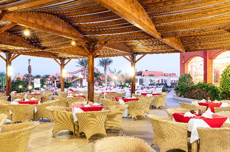 The Three Corners Happy Life Beach Resort - Restoran