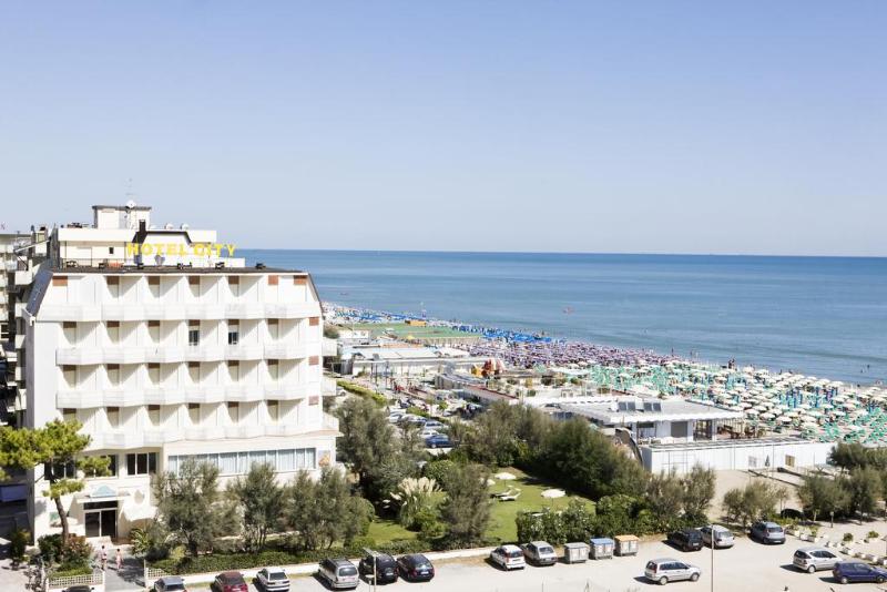 City Beach Resort - Genel