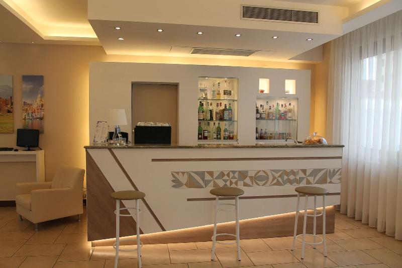 Leone - Bar