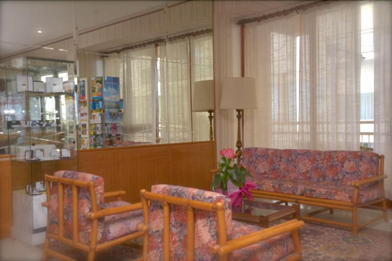 Hotel Diplomat - Lobi
