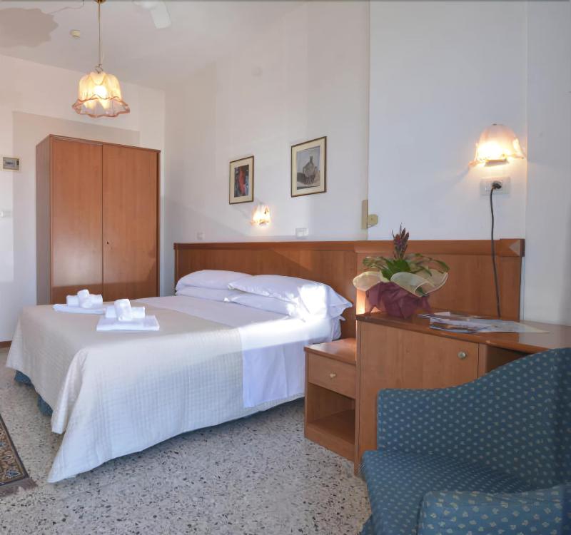 Hotel Diplomat - Oda